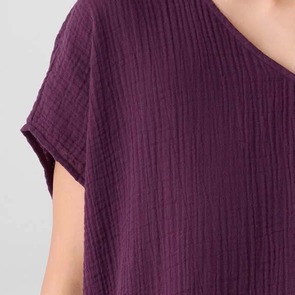 Eileen Fisher Organic Cotton Lofty Gauze V-Neck Square Top - color: blackberry - Picture 4 of 5